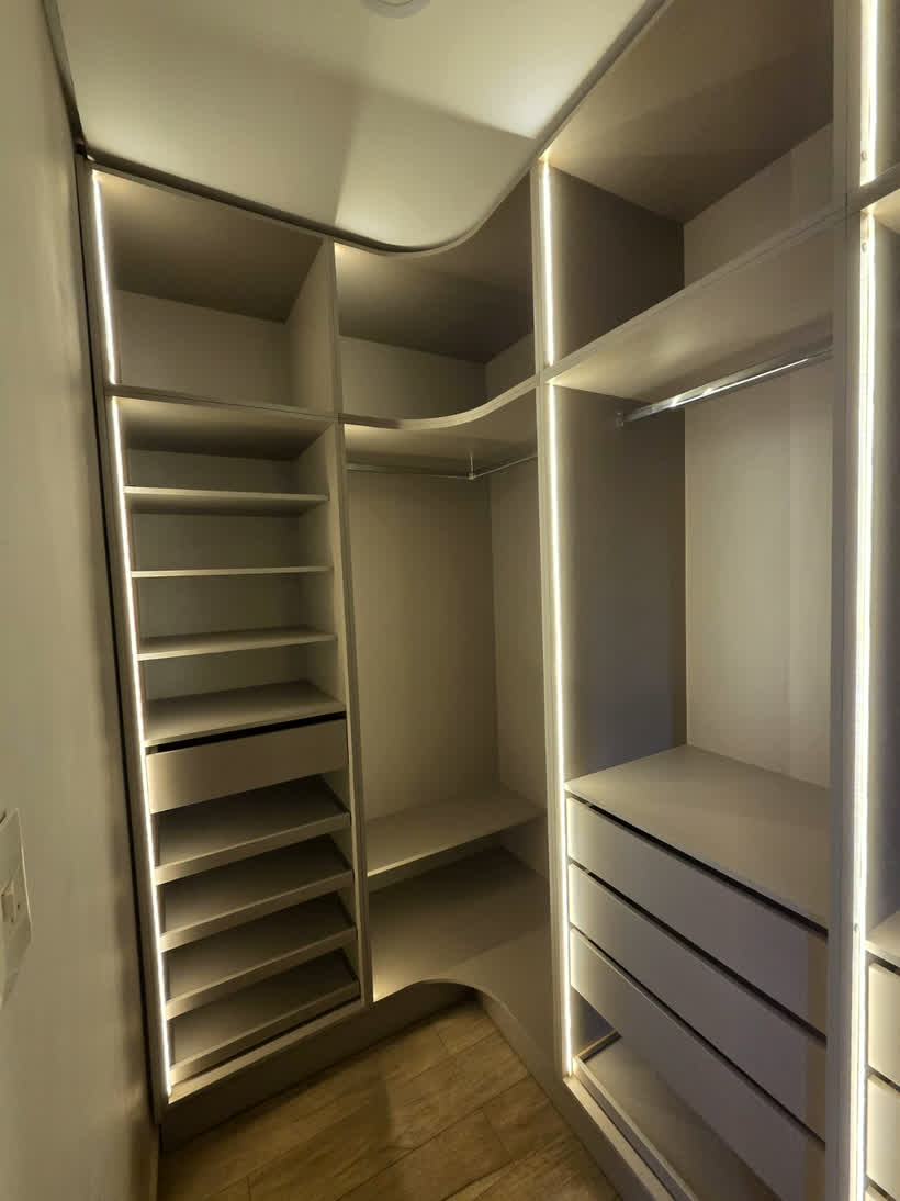 Vestidor por módulos con luz LED